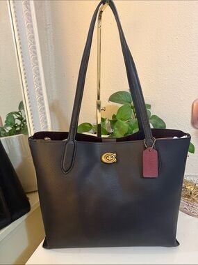 COACH PEBBLE LEATHER  WILLOW TOTE BAG
